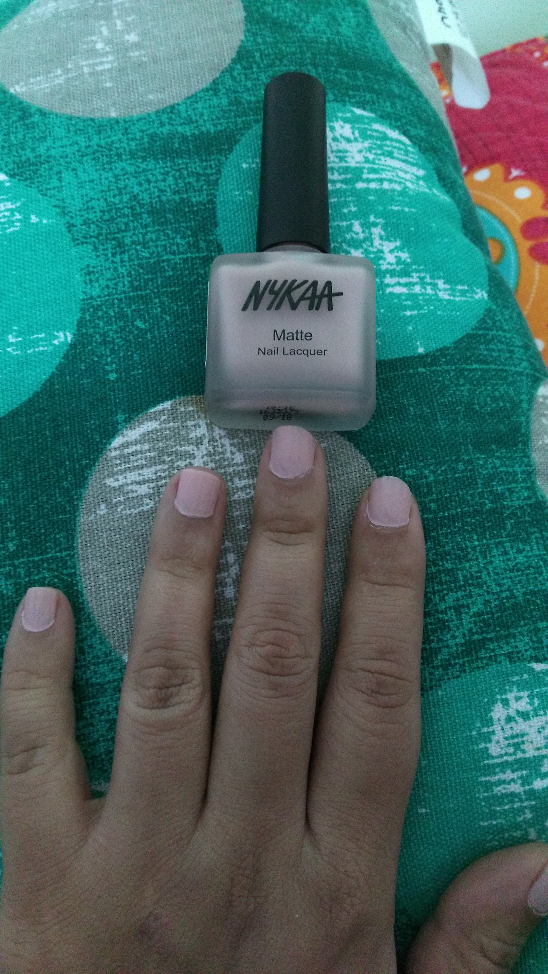 Nykaa Pop Nail Enamel Strawberry Tart: Review and Swatches